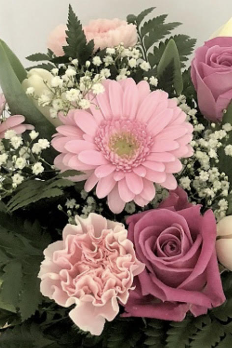 *Birthday Florist Choice Pastel Gift Bag with Free Birthday Greetings Card